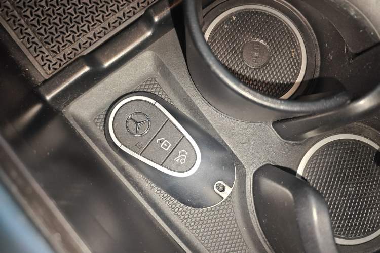 Used Mercedes-Benz GLC 2023 GLC 260 L 4MATIC Luxury Model 5 Seats