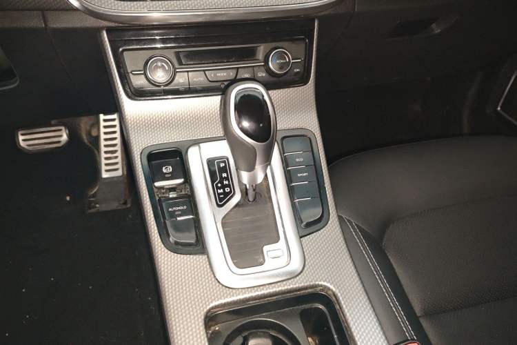 Used Geely Auto Emgrand GS 2016 Sport Edition 1.8L Automatic LingShang Model Gear Lever