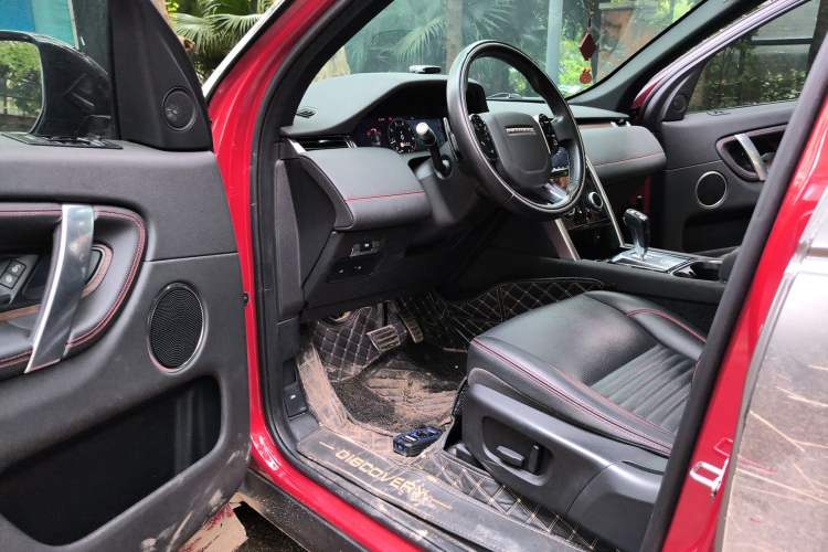 Used Land Rover Discovery Sport 2020 249 PS R-Dynamic Performance Edition Driver Seat