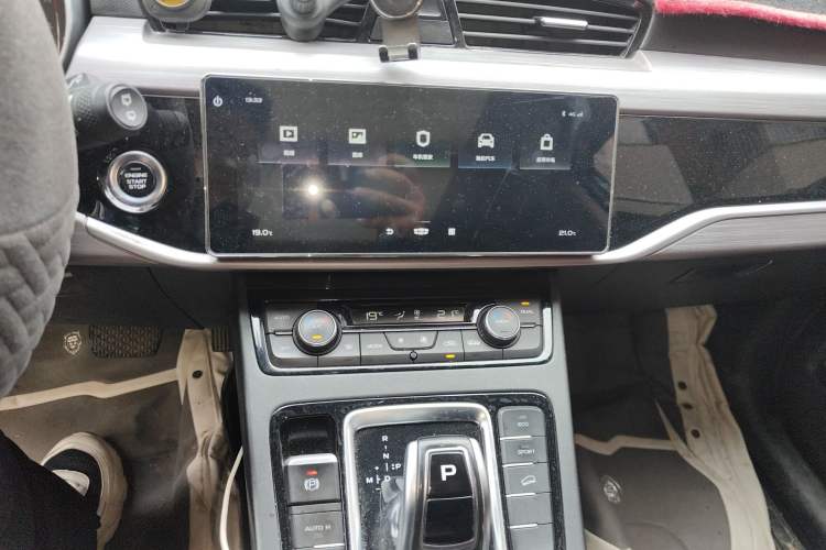 Used Geely Auto Emgrand X7 Sport 2021 1.8TD DCT Two-Wheel Drive Asian Games Edition Audio And AC Panel