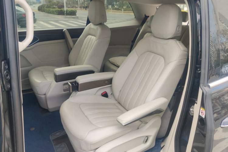 Used Volkswagen Viloran 2022 380TSI Luxury Edition
