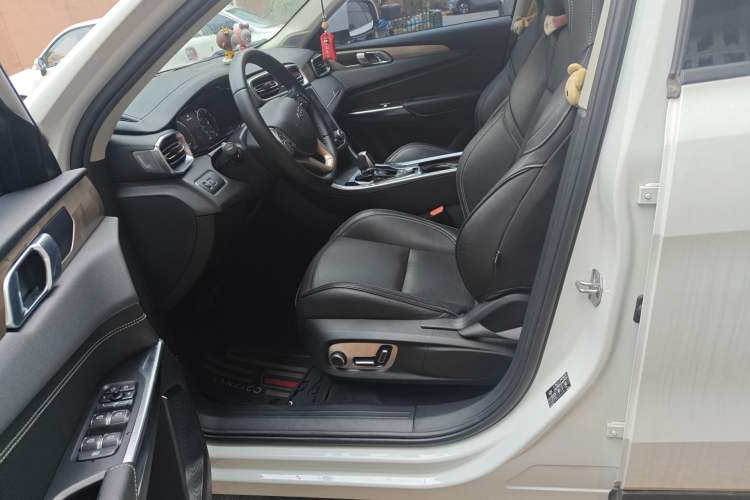 Used Lynk & Co 01 2017 2.0T Two-Wheel Drive Pro Edition Left Front Seat