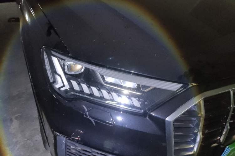 Used Audi Q7 2021 55 TFSI quattro S line Sport model
