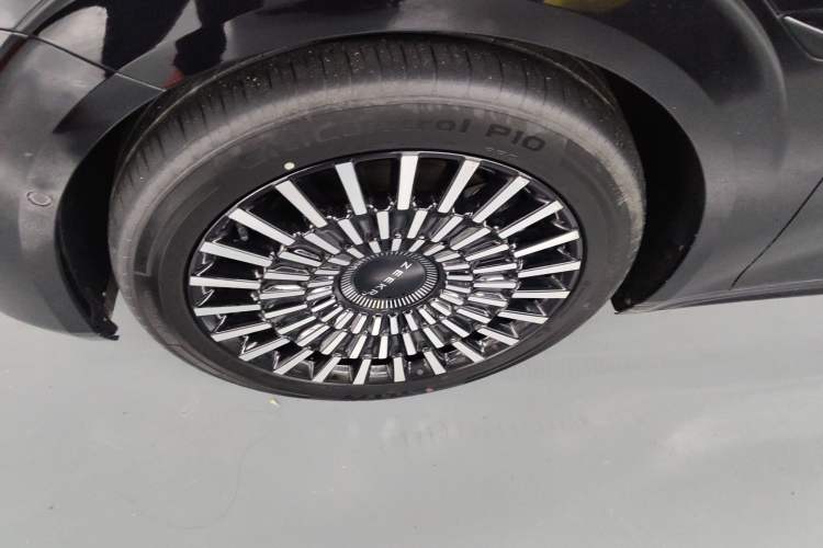 Used Zeekr 009 2022 WE Edition Left Front Wheel Hub