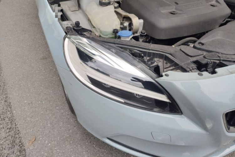 Used Volvo V40 2017 T3 Smart Edition