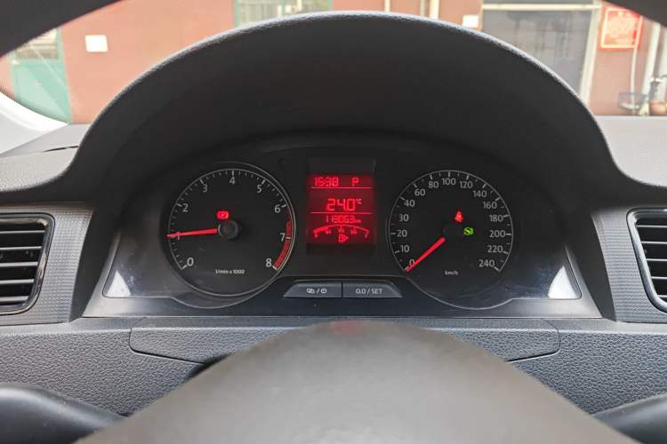 Used Volkswagen Santana 2015 1.6L Automatic Fashion Edition
