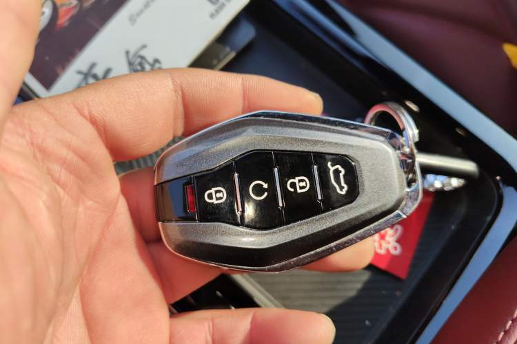 Used JETOUR X70 PLUS 2025 1.5T Ultimate 7-Seater
