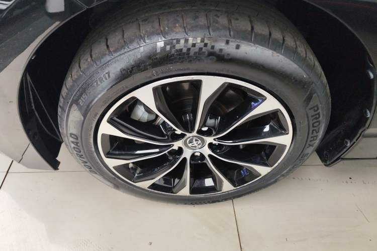 Used Toyota Avalon 2022 2.0L Luxury Edition Left Front Wheel Hub