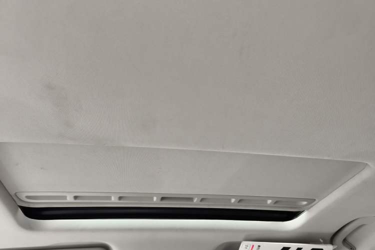 Used Roewe 360 2018 PLUS 1.5L Automatic Luxury Edition Headliner