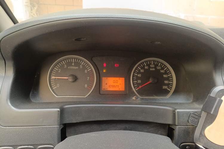 Used FORTHING Lingzhi 2015 V3 1.6L 7-Seater Standard Model
