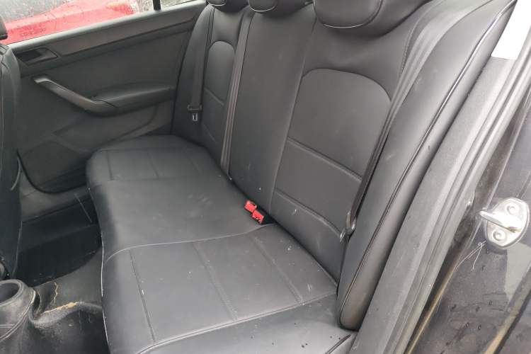 Used Volkswagen Santana 2015 1.6L Manual Fashion Edition