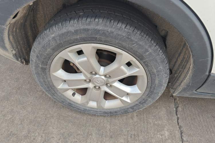 Used CHANGAN CS15 2016 1.5L Automatic Fashion Edition Right Rear Wheel Hub