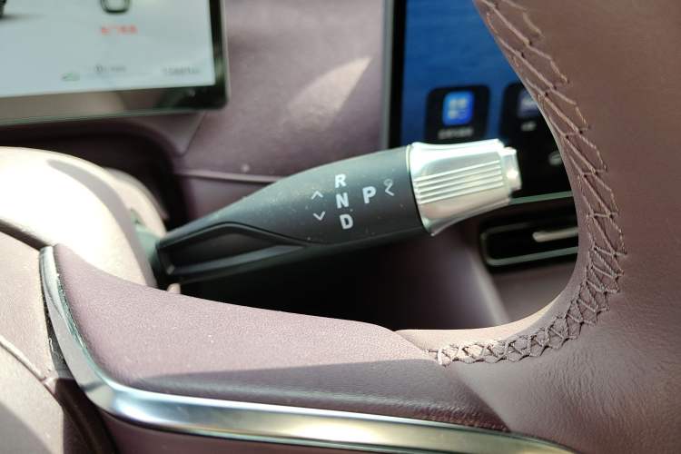 Used VOYAH FREE 2025 Model FREE+ Rear-Drive Qiankun Edition Gear Lever