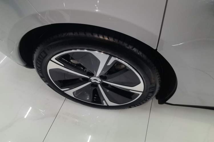 Used Nio ET5T 2024 75kWh Touring Right Rear Wheel Hub