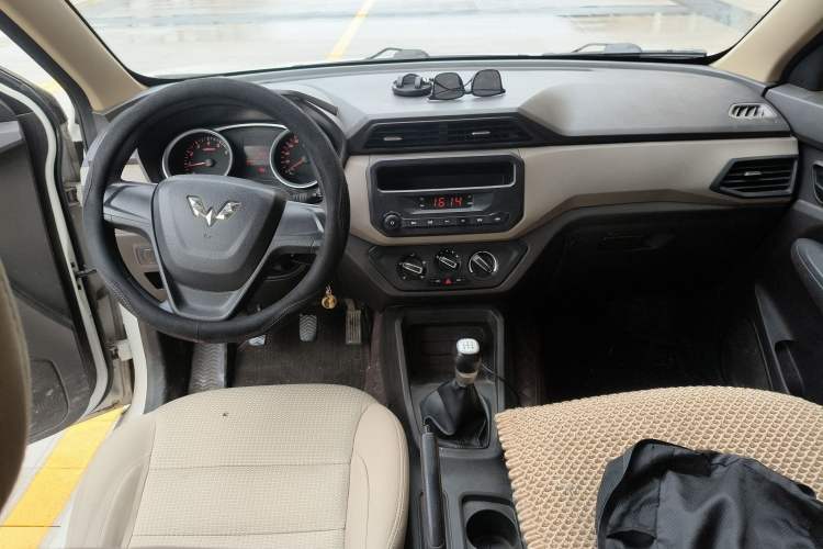 Used Wuling Hongguang 2018 1.5L S Standard Version L2B