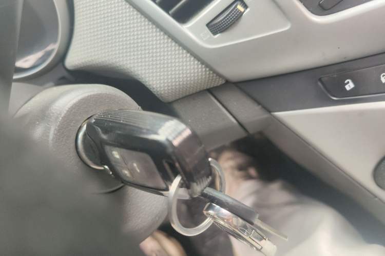 Used Chevrolet Cruze 2013 1.8L SE AT Vehicle Key