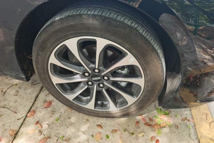 Used Lincoln Z 2025 2.0T Prestige Edition Right Front Wheel Hub