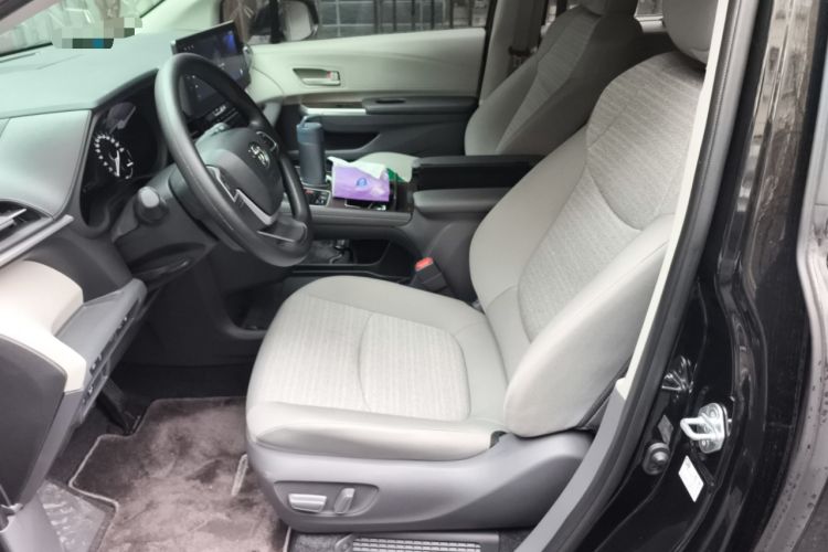 Used Toyota Sienna 2023 2.5L Hybrid Comfort Edition