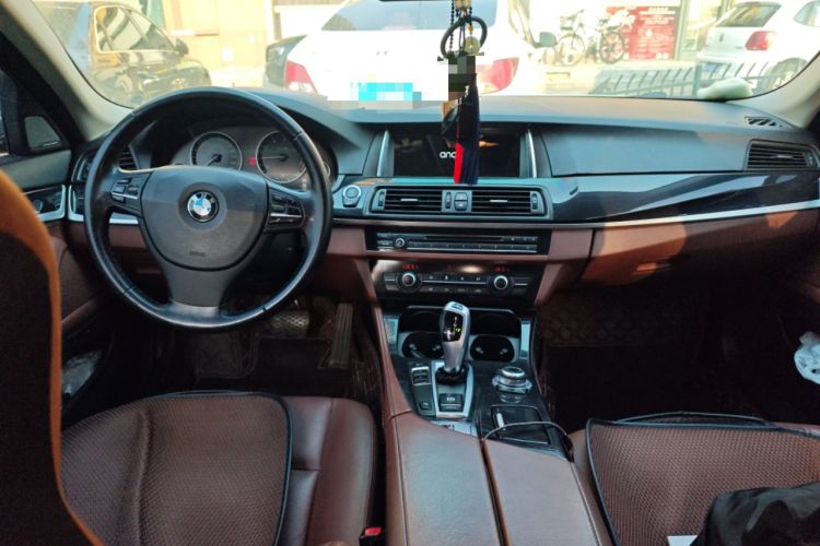 Used BMW 5 Series 2014 520Li Elegant Model
