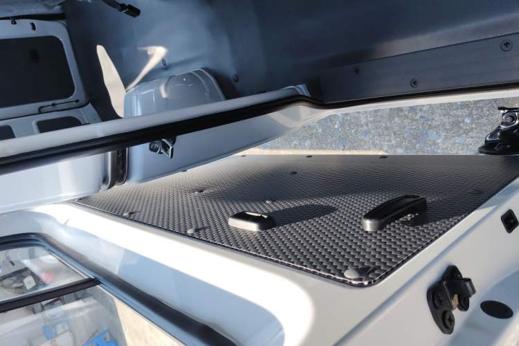 Used Wuling Yangguang 2024 300KM Comfort Version Passenger Van 75kW