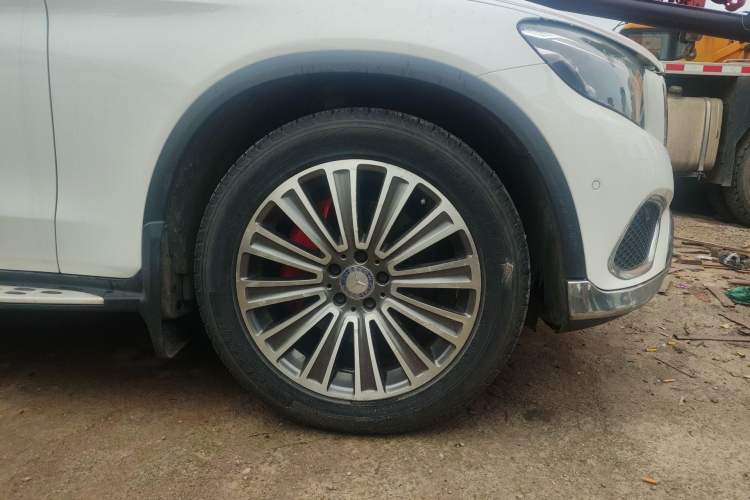 Used Mercedes-Benz GLC 2017 GLC 200 4MATIC Right Front Wheel Hub