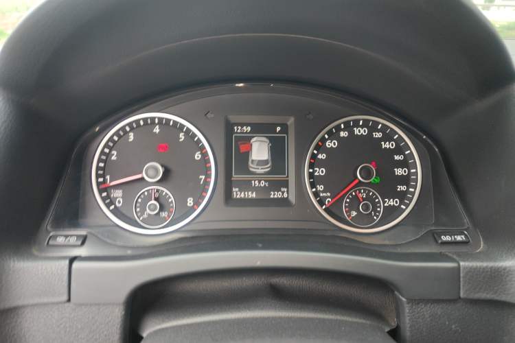 Used Volkswagen Tiguan 2015 1.8TSI Automatic All-Wheel-Drive Luxury Model
