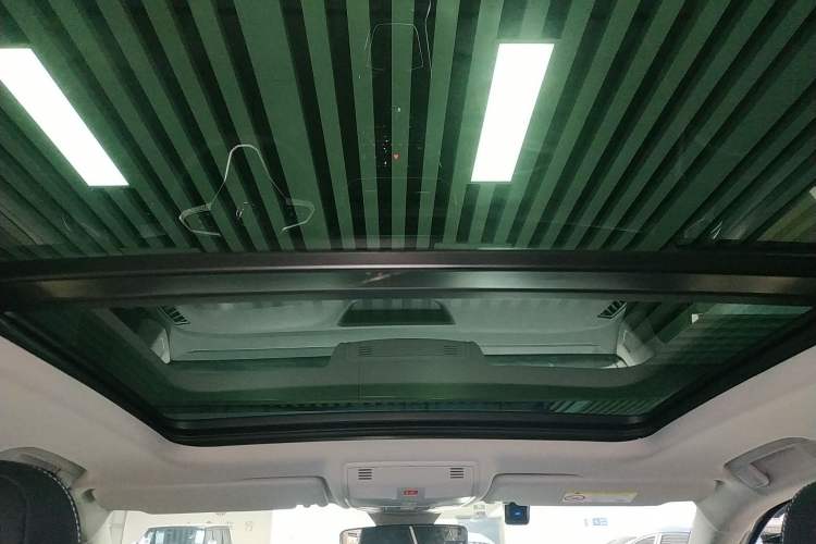 Used Volkswagen Tharu 2025 NewRui 300TSI Prestige Edition Headliner