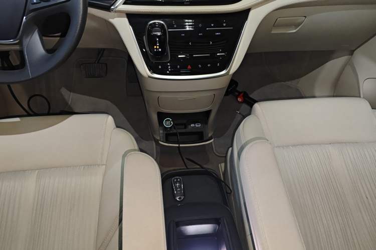 Used Buick GL8 2022 ES Landtrek 653T Comfort Edition