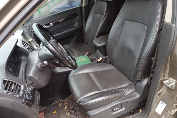 Used Chevrolet Captiva 2015 2.4L 4x4 Flagship Edition 7-Seater
