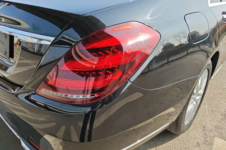 Used Mercedes-Benz S-Class 2019 S 320 L
