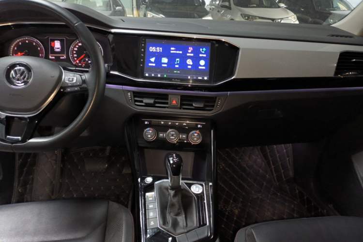 Used Volkswagen Tayron 2019 330TSI Two-Wheel Drive Luxury Model China VI Standard Audio And AC Panel