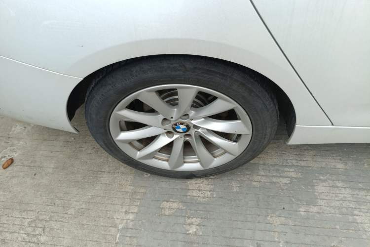 Used BMW 3 Series GT 2018 320i Sport Edition Exterior 5