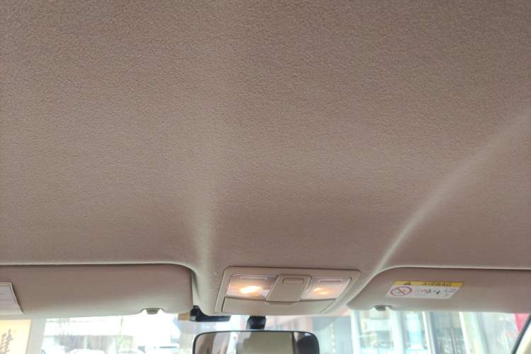 Used Toyota Land Cruiser 2015 4.0L V6 Middle East Low-Trim Version