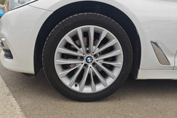 Used BMW 5 Series 2019 525Li Luxury Package Left Front Wheel Hub