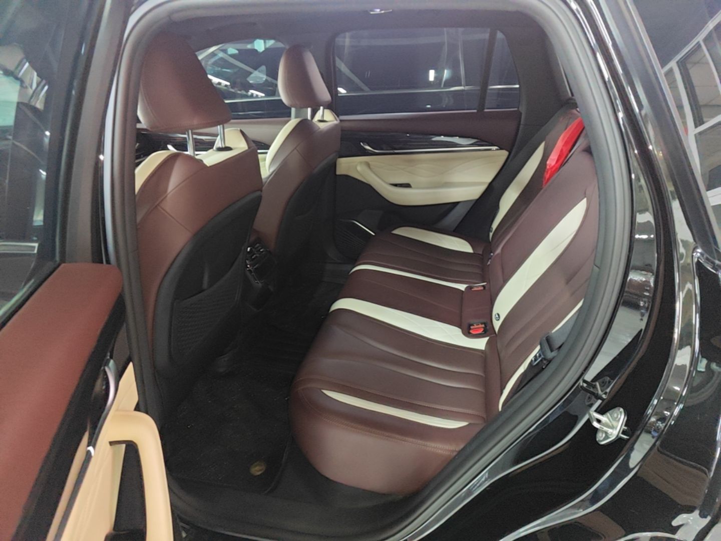 Geely Auto Monjaro L 2021 2.0TD DCT EVO Two-Wheel Drive Prestige Version — снимка 20