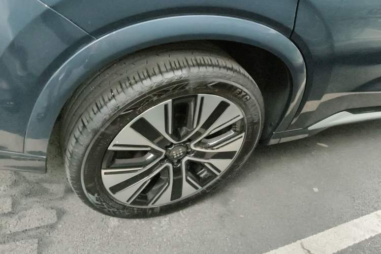 Used Landian E5 PLUS 2025 165 km Long-Range Version PLUS 5-Seater