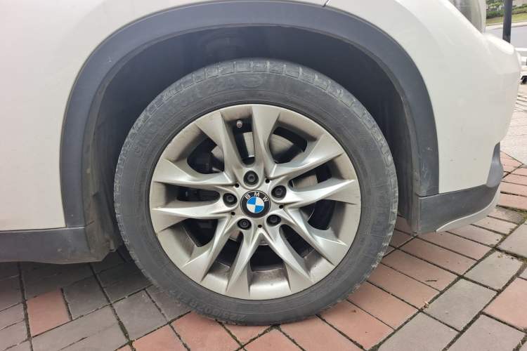 Used BMW X1 2014 sDrive18i Fashion Model Right Front Wheel Hub