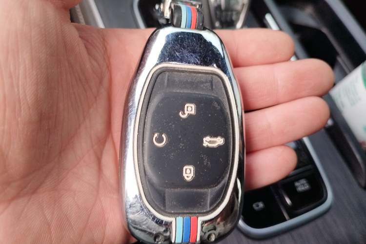 Used GAC Trumpchi GS8 2022 Linghang Series 2.0 TGDI Two-Wheel Drive Luxury Smart Connectivity Version (6 Seats) Vehicle Key