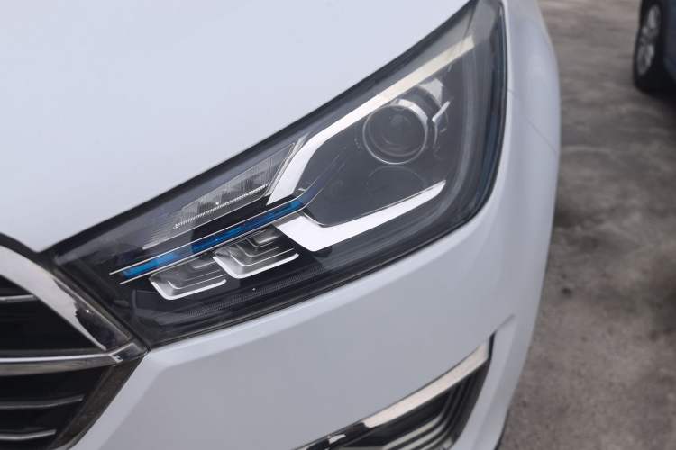 Used Zotye T300 2017 1.5L Manual Luxury Model Left Front Headlight