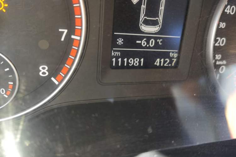 Used Volkswagen Sagitar 2012 1.4TSI Automatic Luxury Edition Odometer Close Up