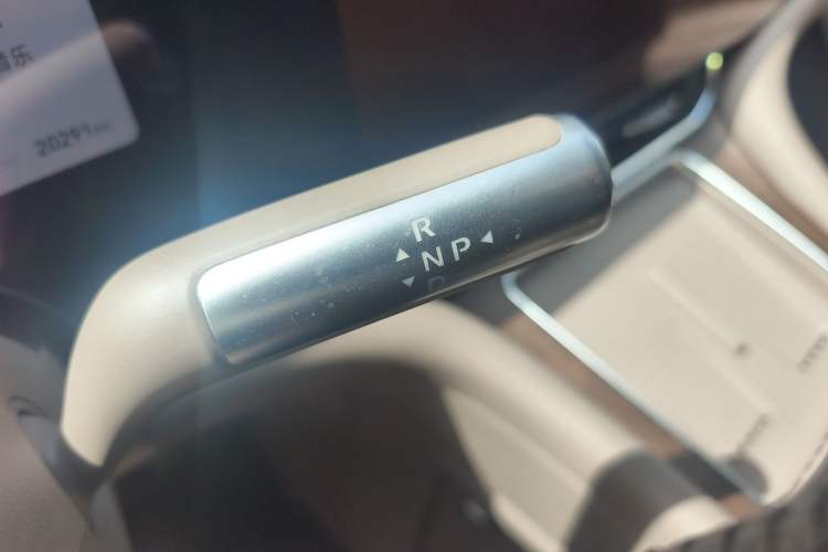 Used Hima AITO M9 2024 Range-Extended Ultra Version 52 kWh 5-Seater Model Gear Lever