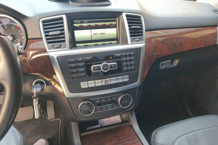 Used Mercedes-Benz M-Class 2014 ML 400 4MATIC Luxury Model
