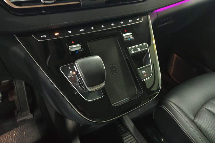 Used Hongqi HQ9 2023 2.0T Smart Connect Flagship Edition
