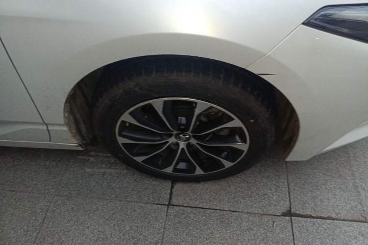 Used Toyota Avalon 2022 2.0L Luxury Edition Right Front Wheel Hub