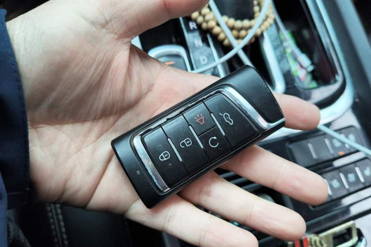 Used GAC Trumpchi GS8 2017 320T Two-Wheel Drive Luxury Smart Connectivity Version (7 Seats)