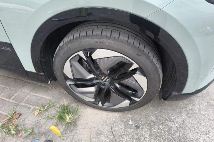 Used HiPhi Y 2023 560 km Pioneer Edition Right Front Wheel Hub