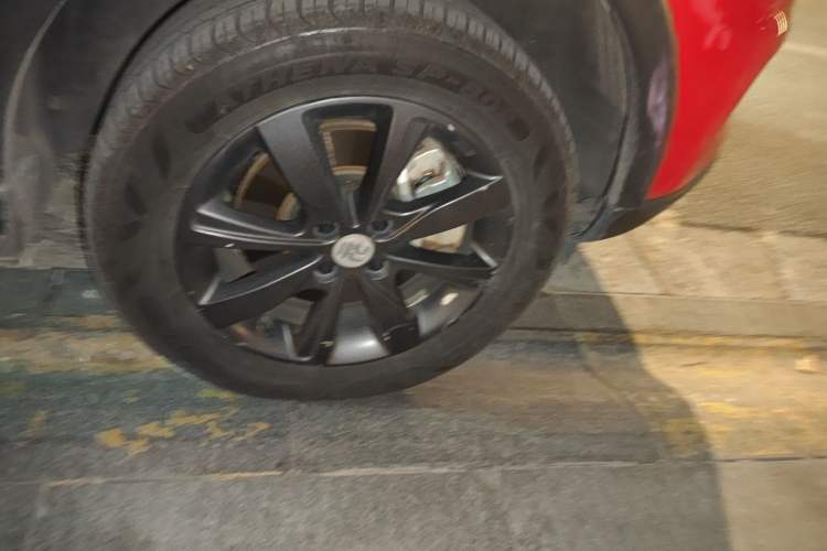 Used BYD Yuan New Energy 2019 EV360 Smart Connect Leading Model Right Front Wheel Hub