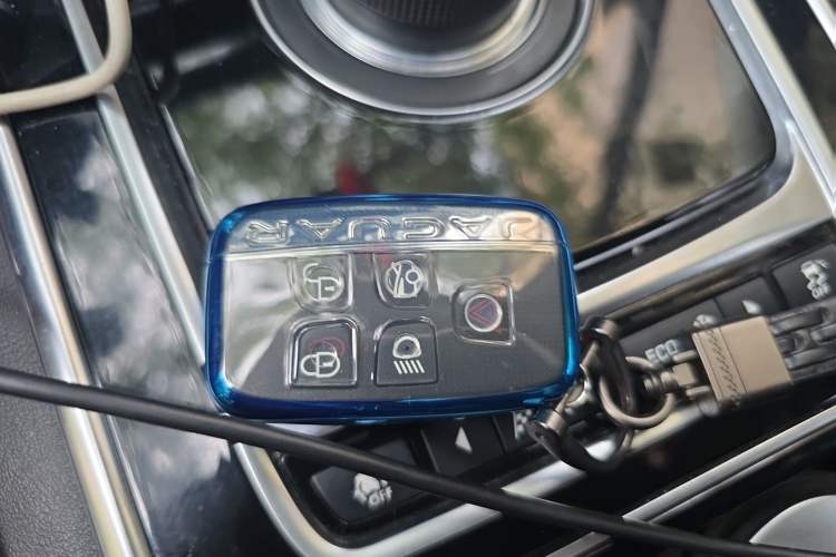 Used Jaguar XEL 2019 2.0T 200 PS Deluxe Edition Vehicle Key