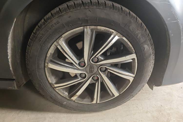 Used Geely Auto Binray 2018 14T Manual Colorful Edition