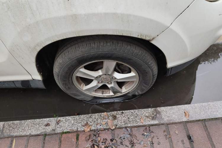 Used BYD S6 2014 2.4L Automatic Prestige 5-Seater